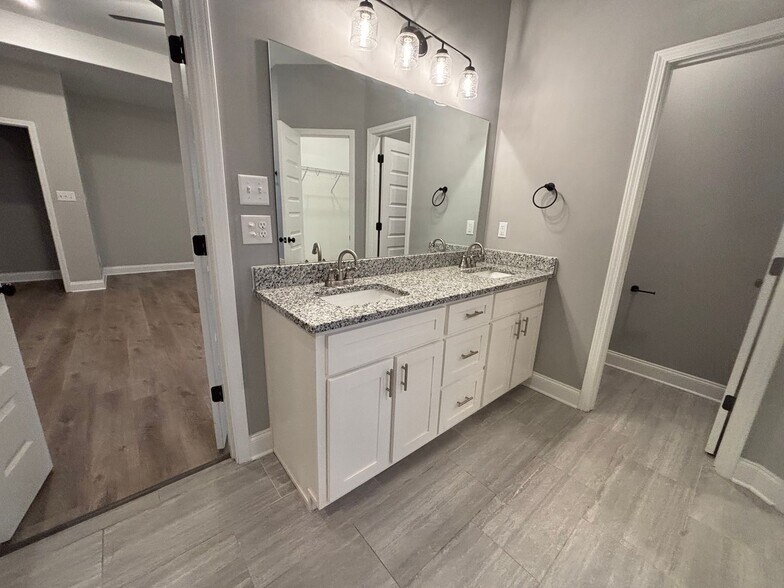 Building Photo - 9986 Messana St