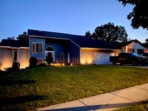 Building Photo - 2630 Glencairin Dr NW