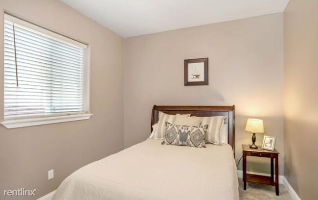 Building Photo - 5 br, 3 bath House - 17901 NE 36th Way