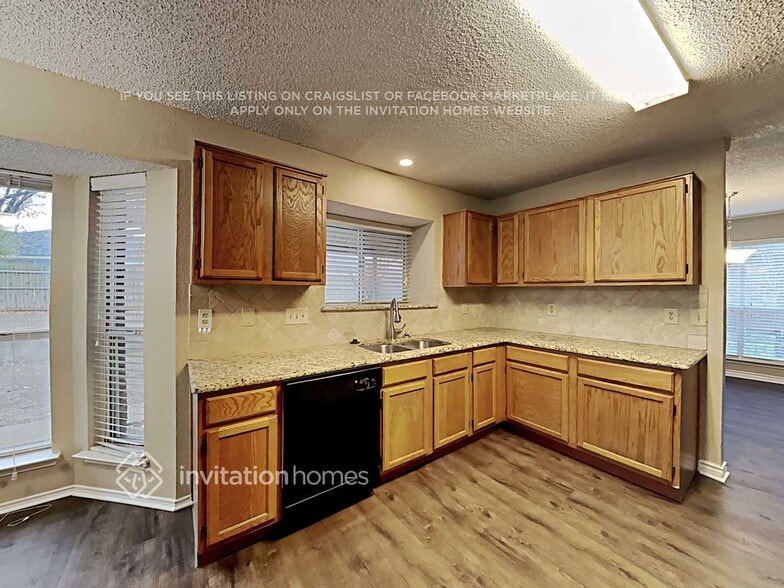 Building Photo - 4951 Shady Oak Trail