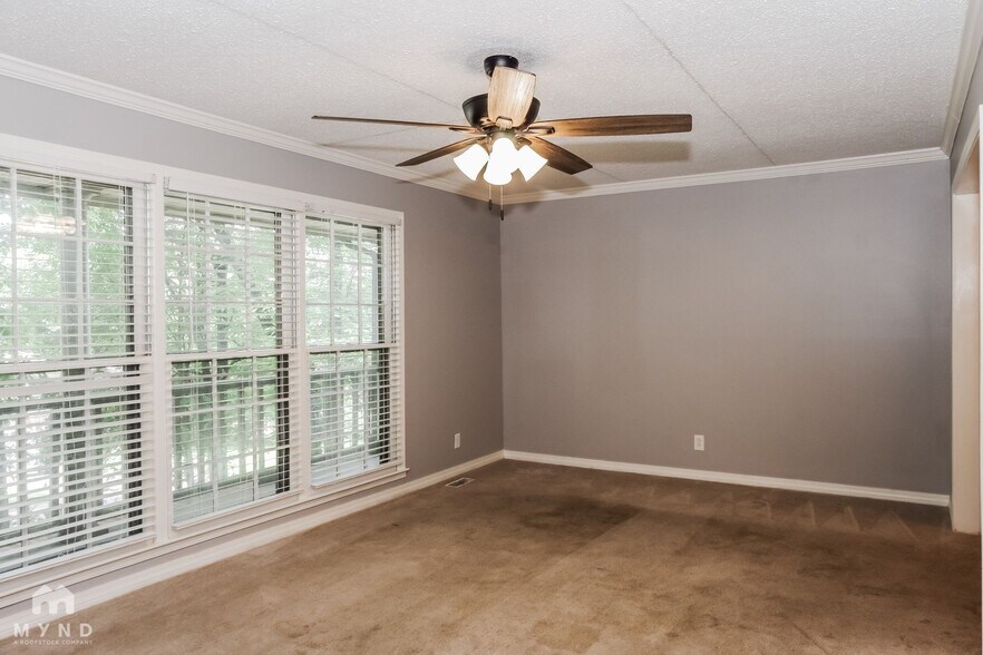 Building Photo - 11313 Mountain Crest Dr SE