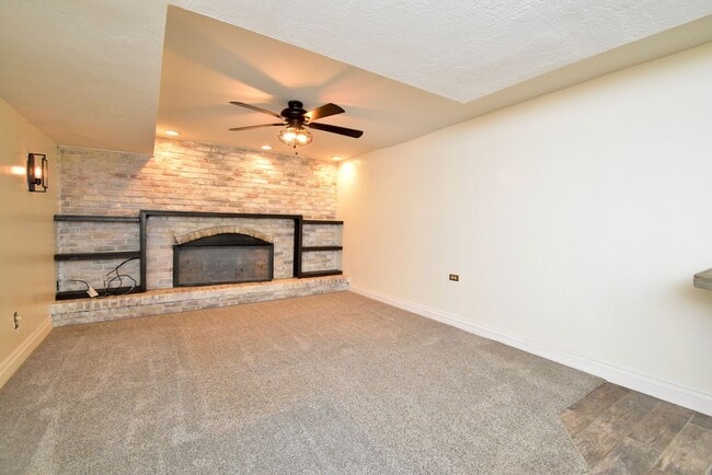 Building Photo - Great Three Bedroom Home in Cottonwood Heights!!!