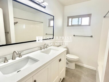 Building Photo - Luxury Living Made Easy: Your Tustin 2-Bed...