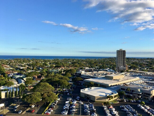 Building Photo - Kahala Tower 2/2/1  Convenient Living!