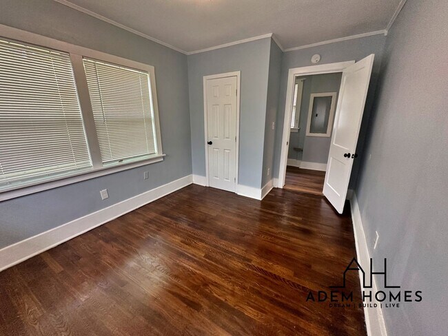 Building Photo - Recently Renovated Brick Home Minutes Away...