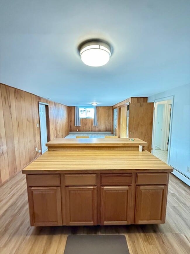 Building Photo - 2 Bedroom 1 Bathroom Apartment