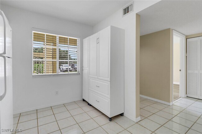 Building Photo - 7779 Jewel Ln
