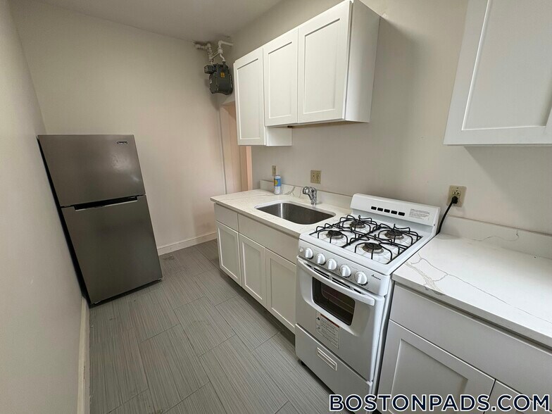 Building Photo - 11 Scottfield Rd