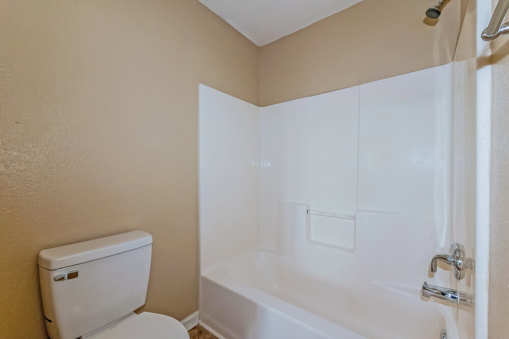 Building Photo - 1107 Crescent Dr