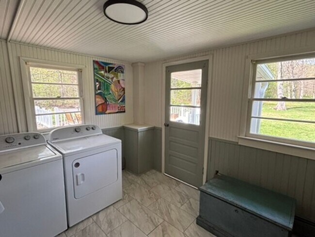 Building Photo - Rare Oasis: 2BR Home with Large Loft Area on 1.5 Acres Bordering National Forest and Fronting Dry...