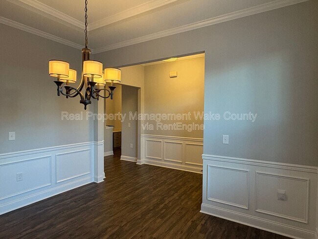 Building Photo - 1664 Highpoint St