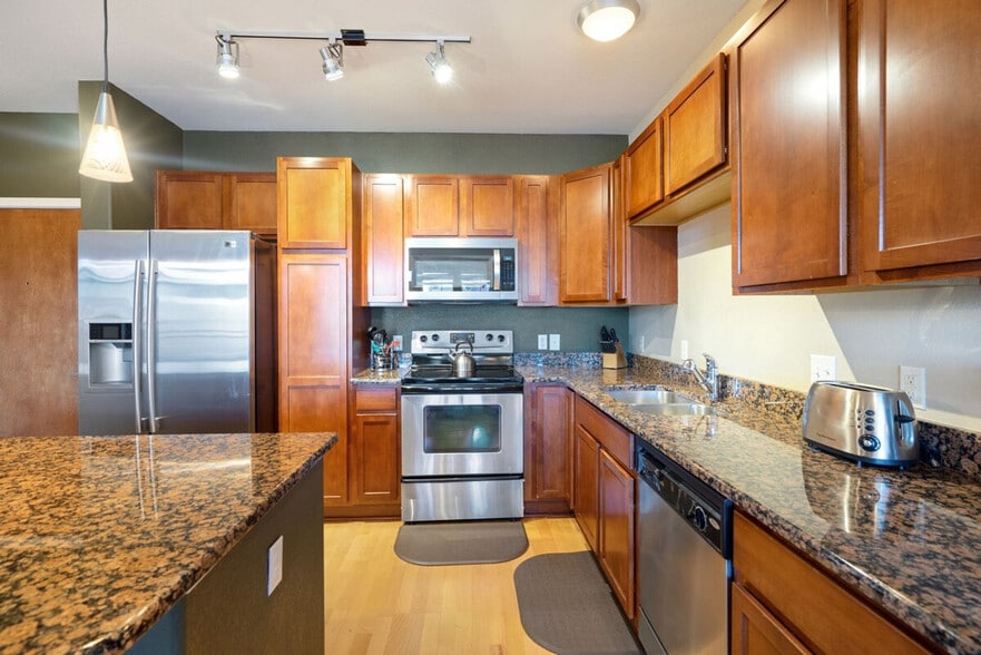 Building Photo - 13490 Via Varra