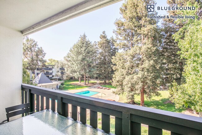 Building Photo - 655 S Fair Oaks Ave