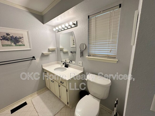 Building Photo - 2728 NW 55th Terrace