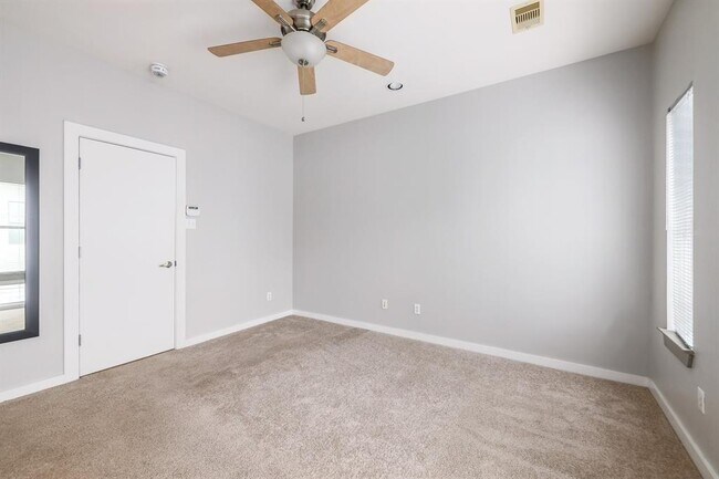 Building Photo - 6000 S Congress Ave