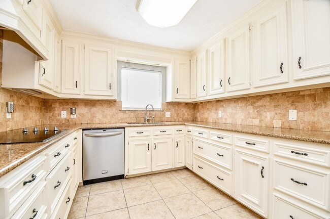 Building Photo - 1015 Kanah Ln