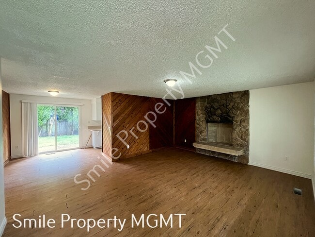 Building Photo - 3016 SE 140th Ave