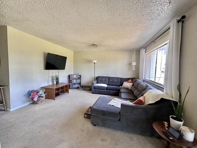 Building Photo - 1600 Banyan Dr