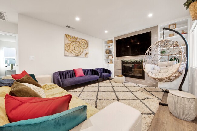 Building Photo - 17969 Collins St