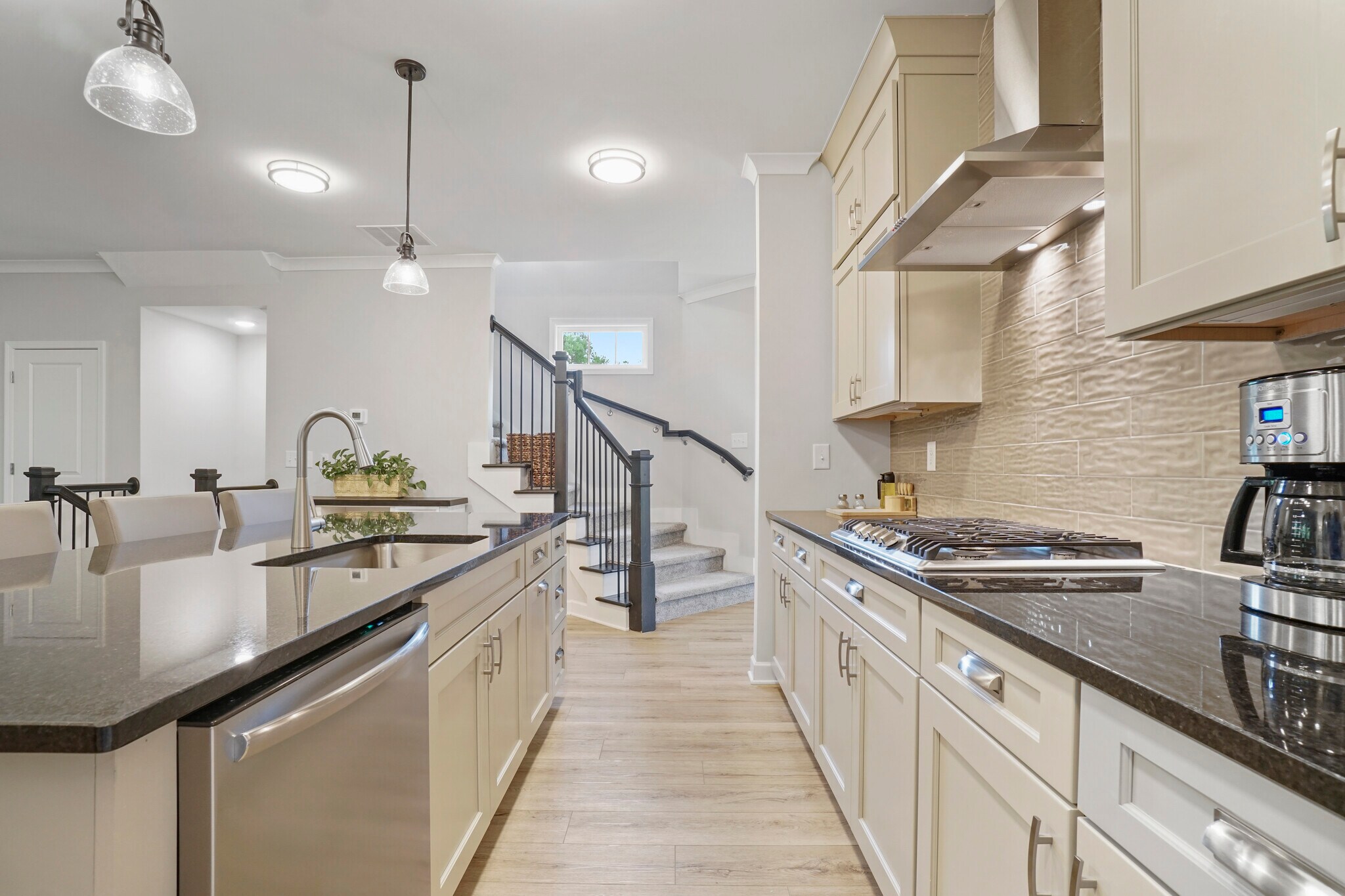 Kitchen - 421 Retreat Ln