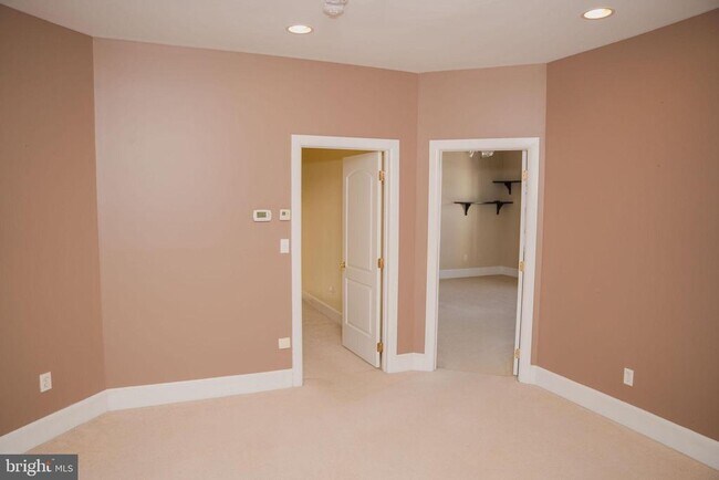 Building Photo - 6902 Tower of London Dr