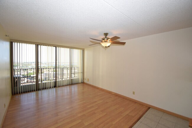 Building Photo - 121D1002- 98-402 Koauka Loop, Unit 1916