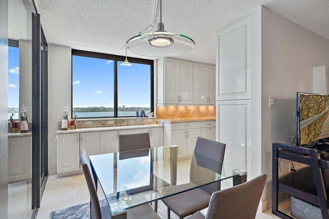 Building Photo - 5380 N Ocean Dr