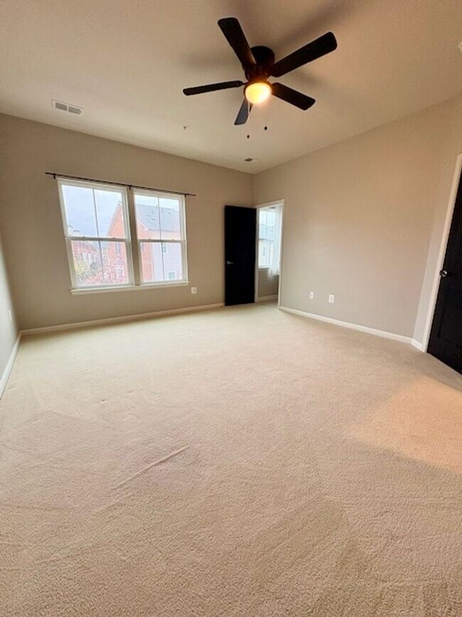 Building Photo - 3542 Spring Street S