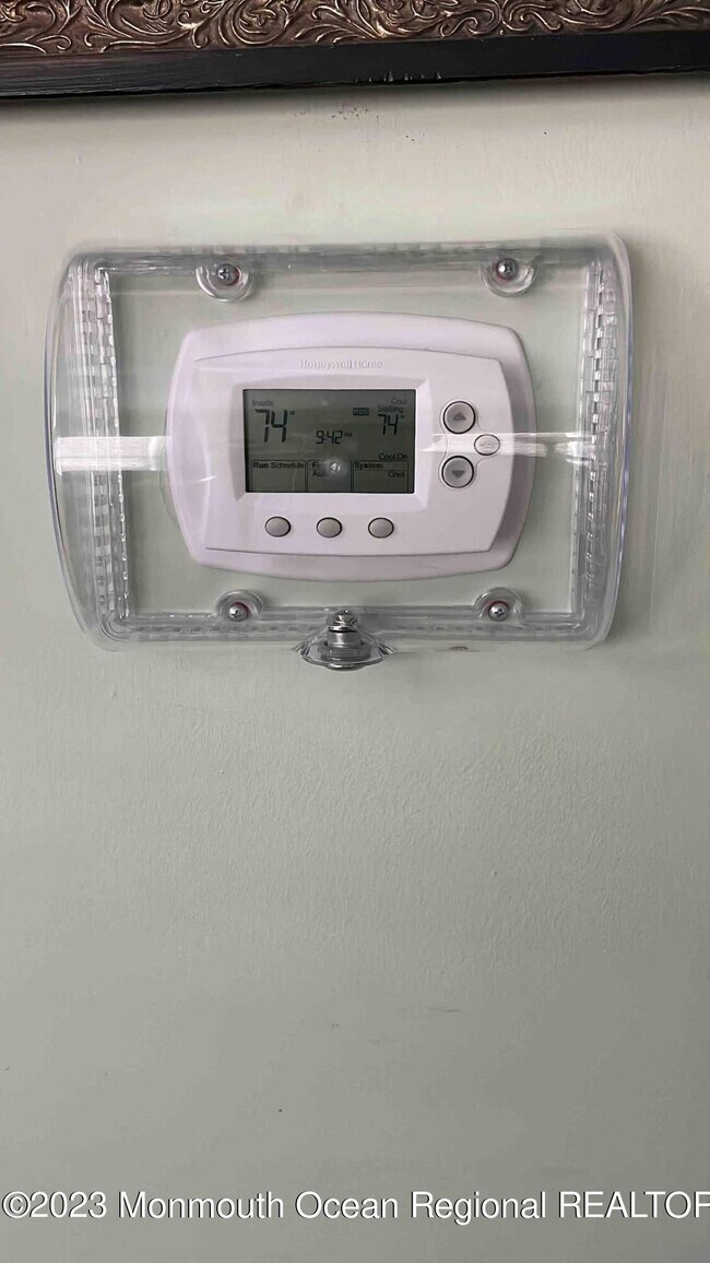 Building Photo - 10 SE Central Ave