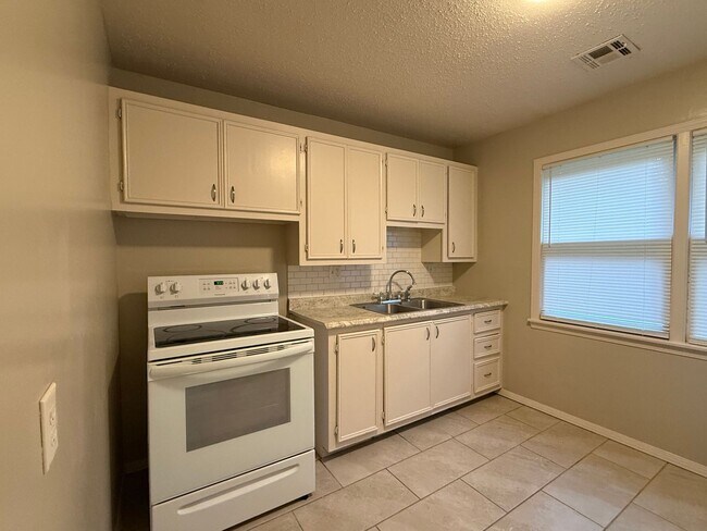 Building Photo - 4509 S Handley Ave