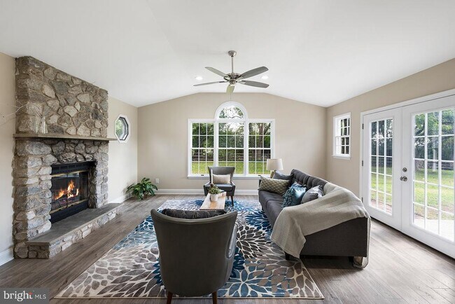 Building Photo - 450 Ridge Run
