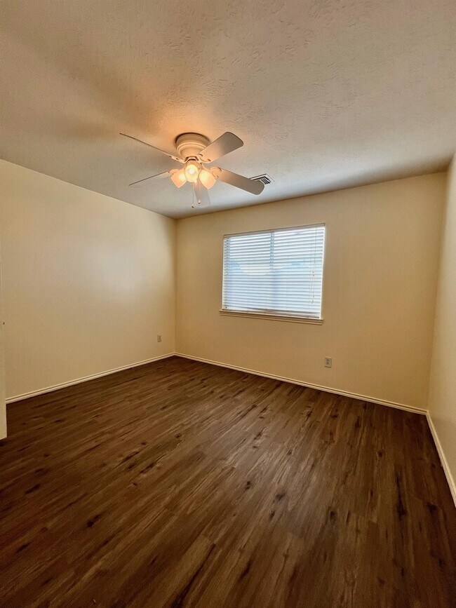 Building Photo - 1522 Glasholm Dr