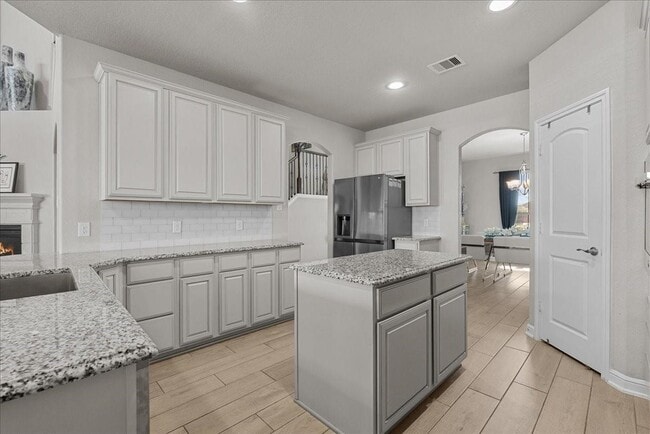 Building Photo - 2417 Lake Mist Dr