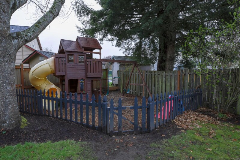 Building Photo - 1555 SW Gilson Ct