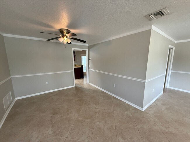 Building Photo - Pretty 3/2 Pool Home in Spring Oaks Commun...
