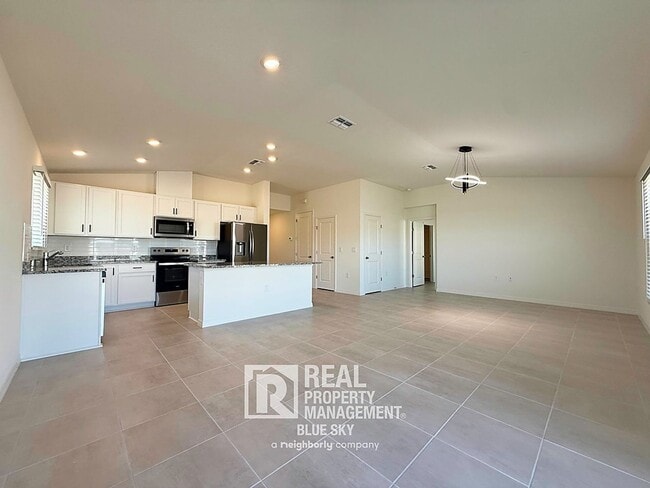 Building Photo - 14603 Abasail Ln