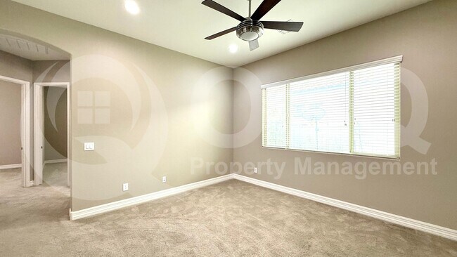 Building Photo - 5284 S Joshua Tree Ln