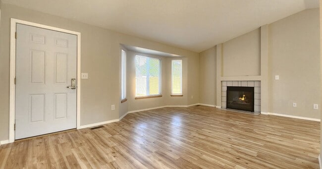 Building Photo - Marysville 3 Bedroom Home