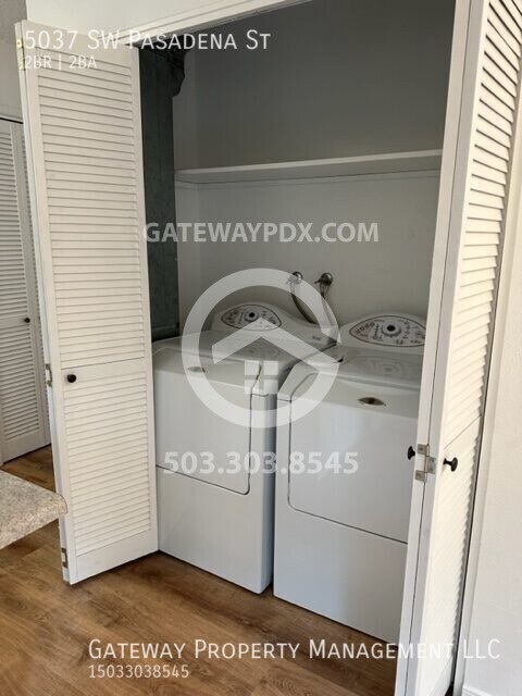 Building Photo - 5037 SW Pasadena St