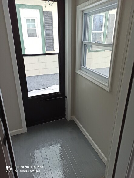 Building Photo - 19 Sheffield Ave