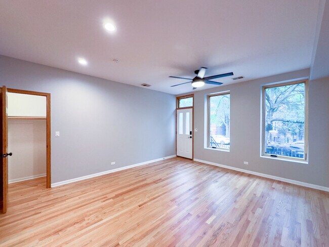 Building Photo - 1426 N Bosworth Ave