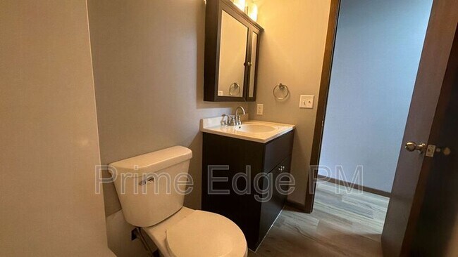 Building Photo - 6235 Holdrege-D5