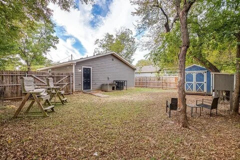 Primary Photo - 609 E Willingham St