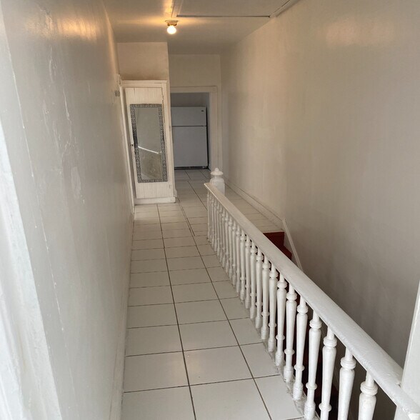 Building Photo - 121 Highland Ave