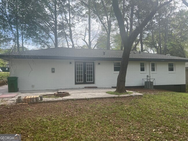 Building Photo - 1397 Peachcrest Rd