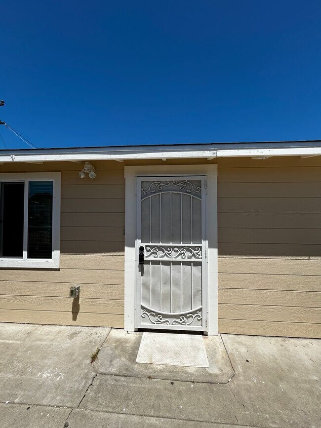 Building Photo - 2764 Wilma St
