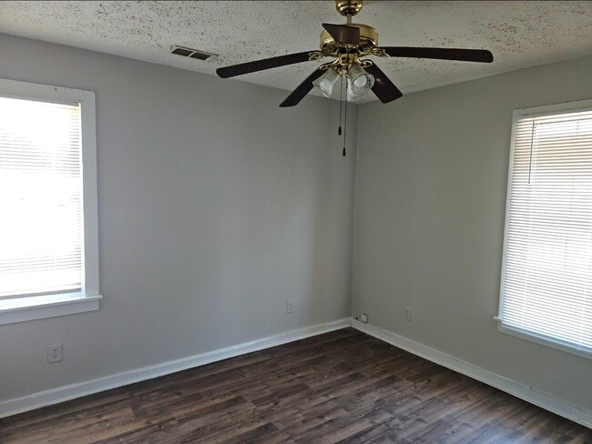 Building Photo - 422 Meriwether St