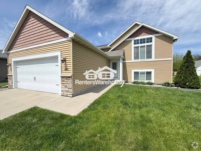 Building Photo - 645 Northview Dr