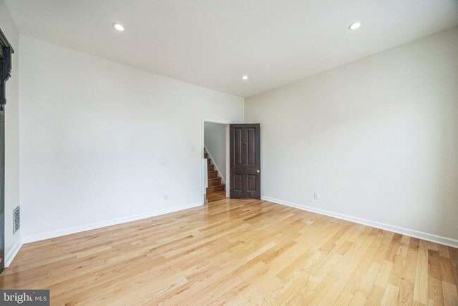 Building Photo - 1427 Tasker St