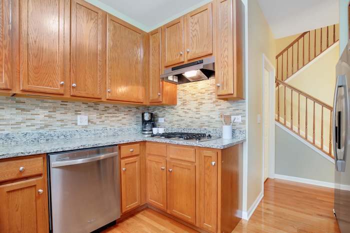 Building Photo - 10S458 Carrington Cir